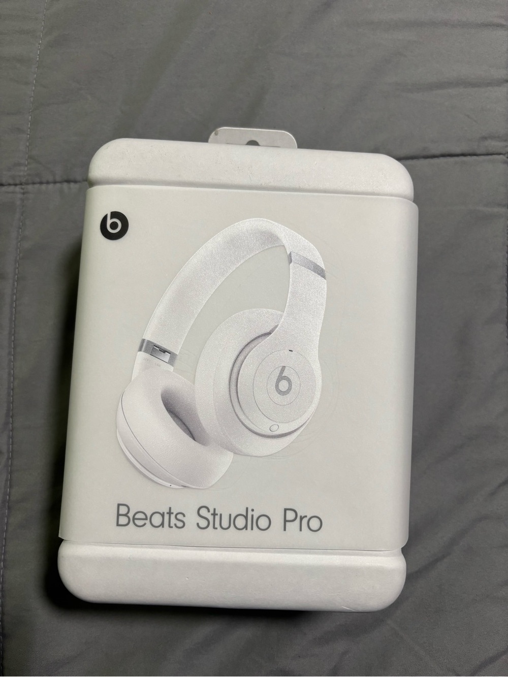 Studio Pro Wireless Beats White hard Box and Carrying case - NO HEADPHONES